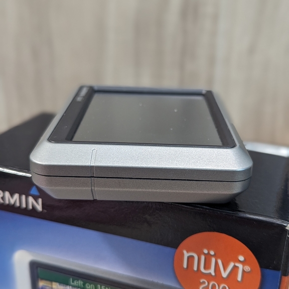 Garmin GPS nuvi 200 Affordable Navigation Touchscreen Ultra Slim - Picture 10 of 16